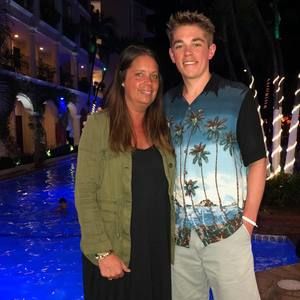 Meet your Posher, Hunter